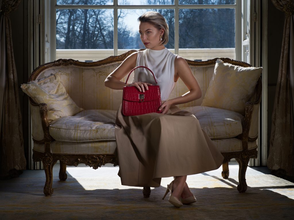 For ILNI Bags Photographer: Sara Vlekke Model: Lisa van Vlijmen Stylist: Maureen Cloesmeijer MUAH: Marieke van Dort